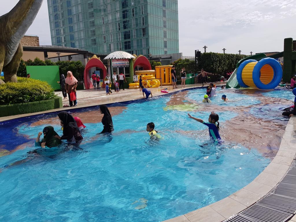 KSL Hotel&Resort Johor Bahru Exterior foto Swimming pool