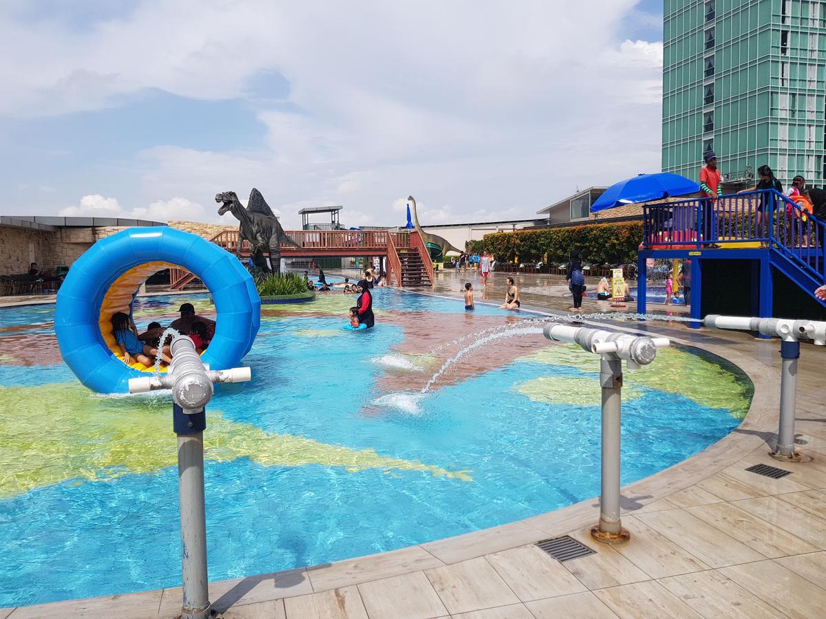 KSL Hotel&Resort Johor Bahru Exterior foto The park's swimming pool